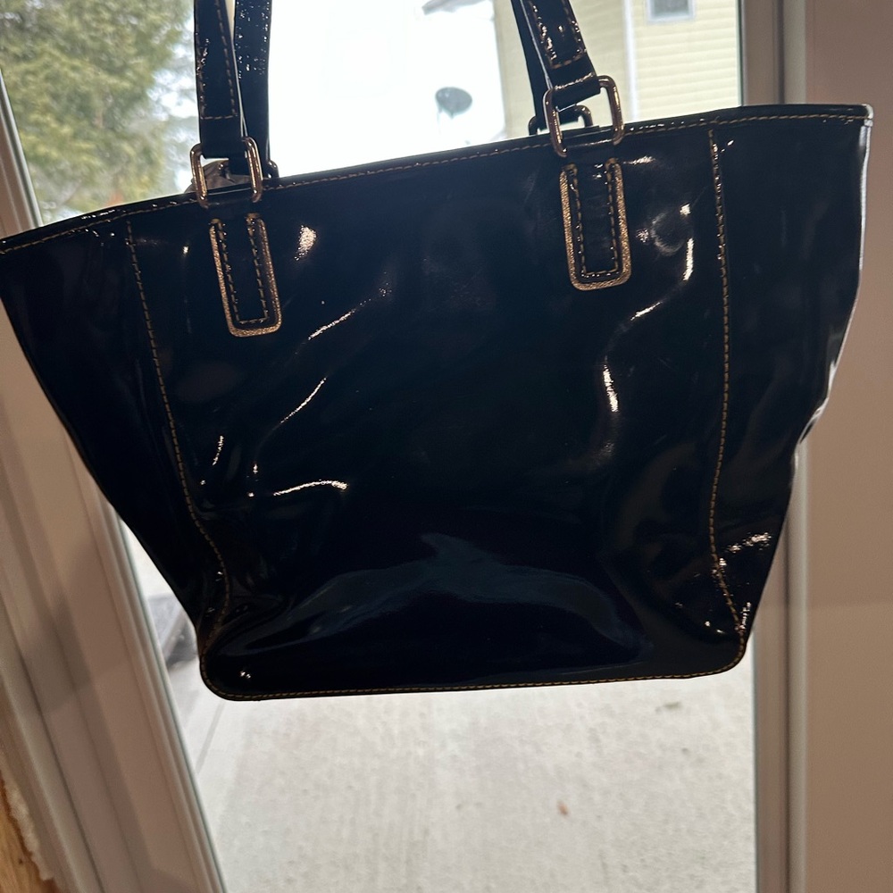 Dooney & Bourke Black patent leather Shoulder Bag in excellent condition. - Picture 2 of 6